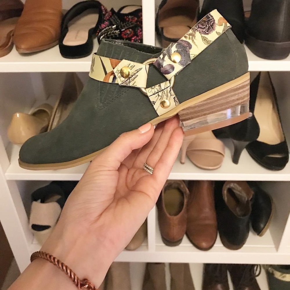 Cleaning out my shoe closet. New listings coming!